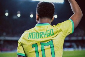 雷速体育-内马尔回归赛场，出色防守首场状态亮眼，热火观众沸腾！的简单介绍