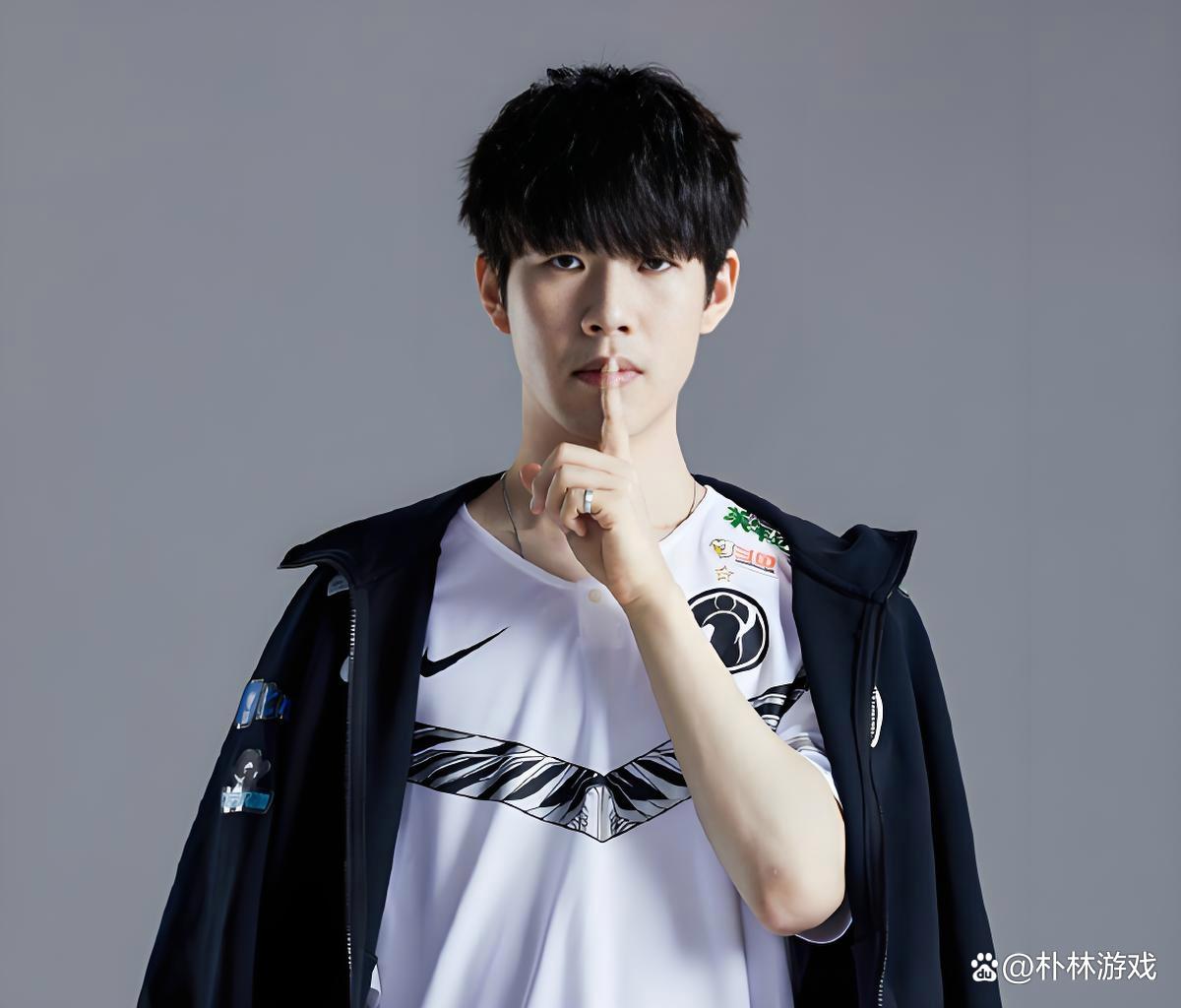 关于TheShy回归赛场，逆转首场状态亮眼，拜仁观众沸腾！的信息